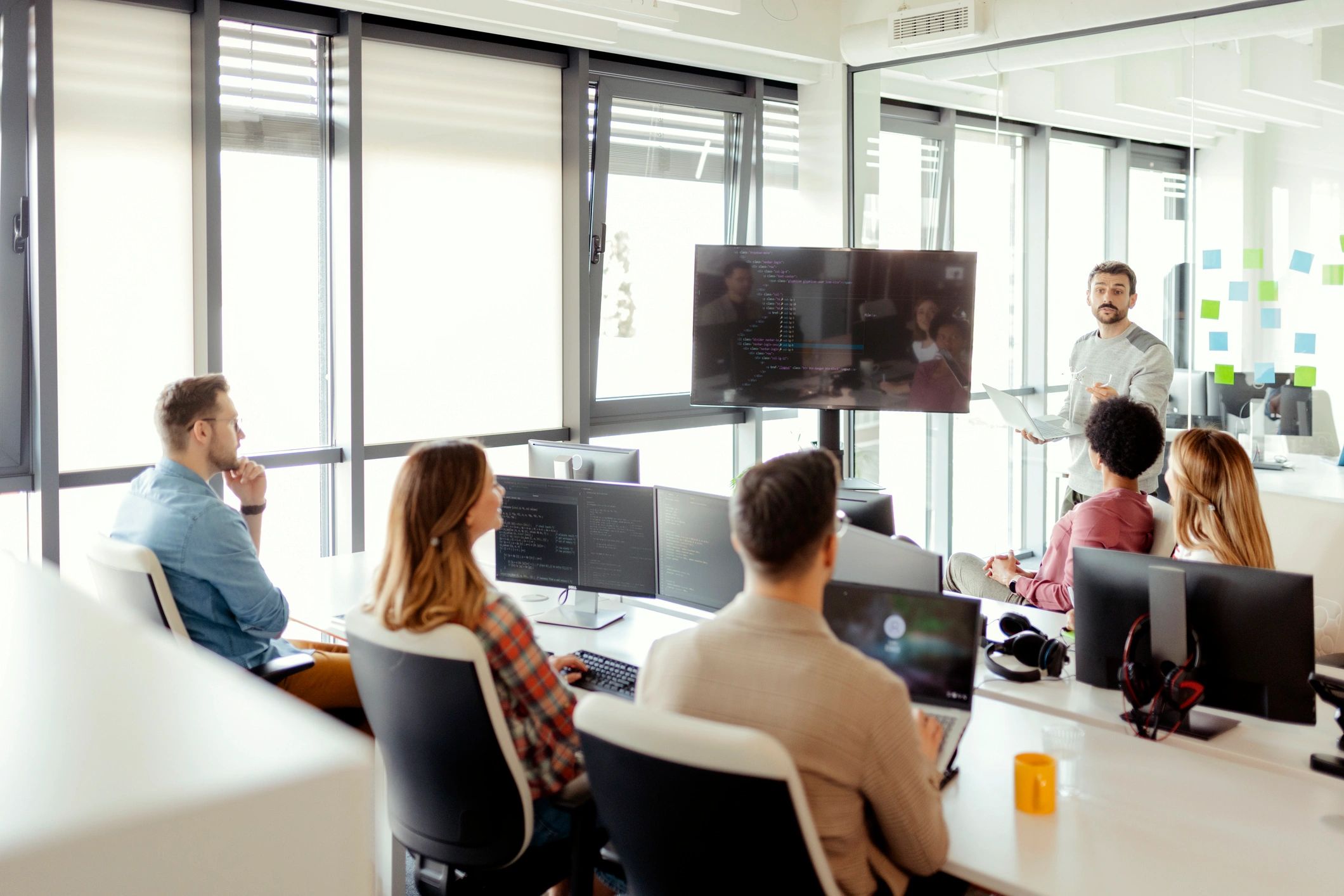 Team learning software engineering concepts during a training session